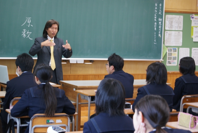 野邊さんの講話の様子